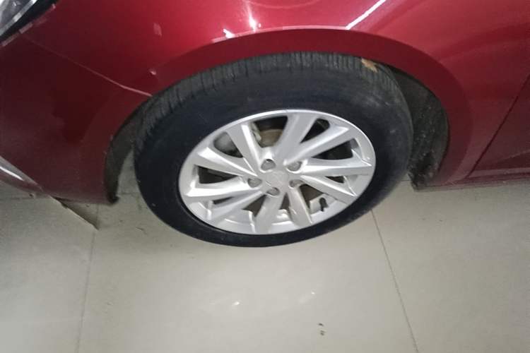 Used Buick Verano 2019 Sedan 15S Automatic Leading Model Left Front Wheel Hub