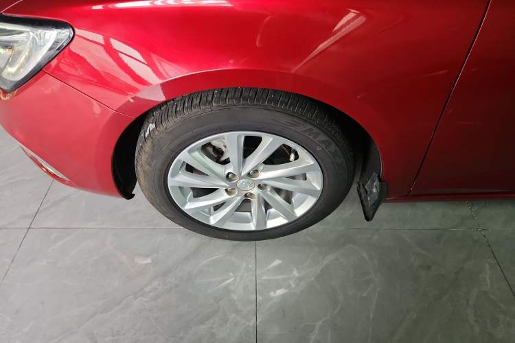Used Buick Verano 2019 Sedan 15S Automatic Leading Model Left Front Wheel Hub