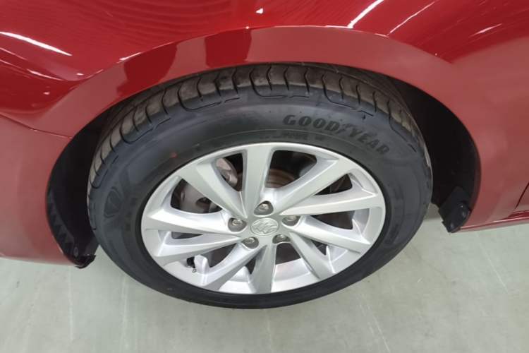 Used Buick Verano 2019 Sedan 15S Automatic Leading Model Left Front Wheel Hub