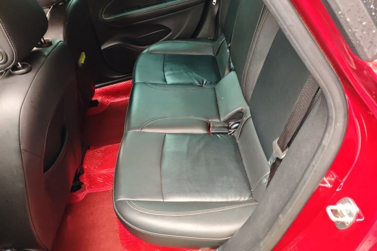 Used Buick Verano 2019 Sedan 20T Dual-Clutch Leading Model Left Rear Seat