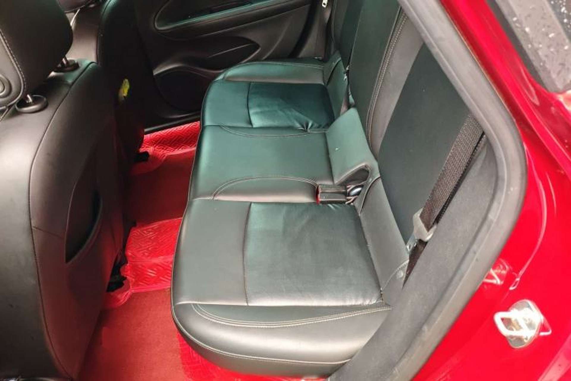 Used Buick Verano 2019 Sedan 20T Dual-Clutch Leading Model Left Rear Seat