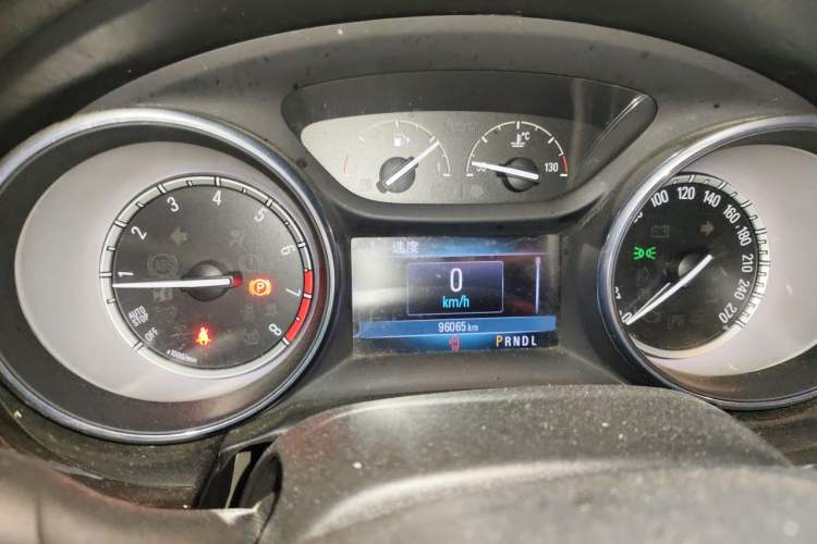 Used Buick Verano 2019 Sedan 15S Automatic Leading Model Odometer Close Up