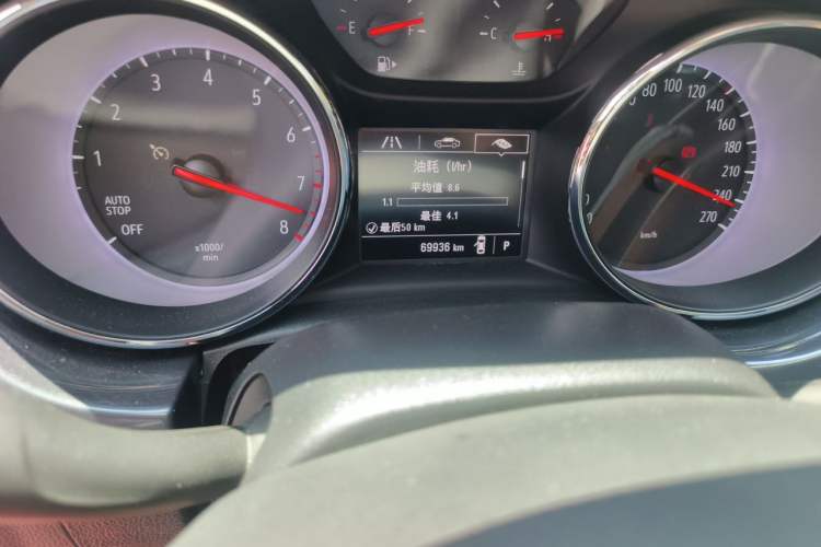 Used Buick Verano 2019 Hatchback 15S Automatic Leading Model Odometer Close Up