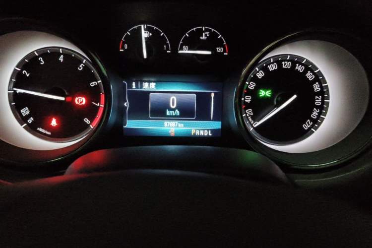 Used Buick Verano 2019 Sedan 20T Dual-Clutch Leading Model Odometer Close Up
