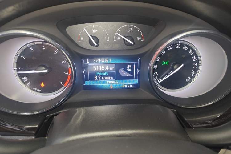 Used Buick Verano 2019 Sedan 15S Automatic Leading Model Odometer Close Up