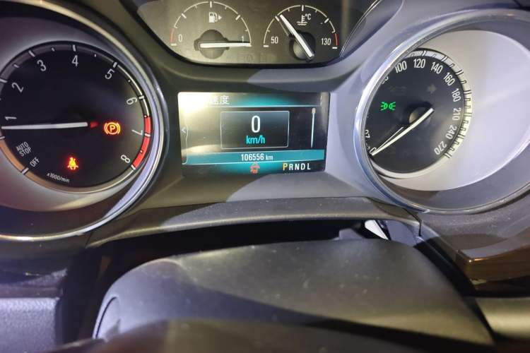 Used Buick Verano 2019 Sedan 15S Automatic Leading Model Odometer Close Up