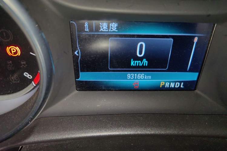 Used Buick Verano 2019 Sedan 15S Automatic Leading Model Odometer Close Up