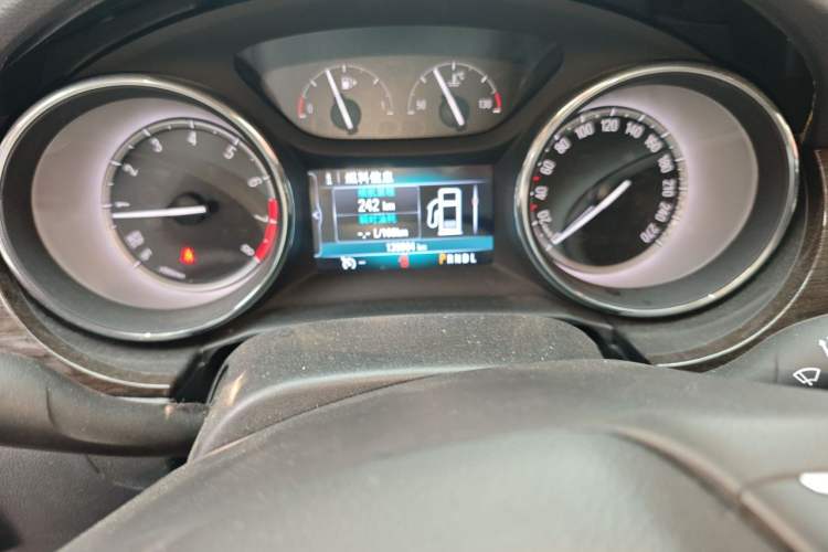 Used Buick Verano 2019 Sedan 20T Dual-Clutch Leading Model Odometer Close Up