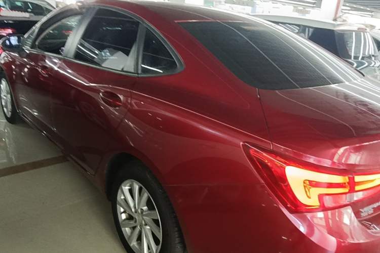 Used Buick Verano 2019 Sedan 15S Automatic Leading Model Rear Left 45 Deg