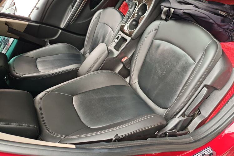 Used Buick Verano 2019 Sedan 20T Dual-Clutch Leading Model Right Front Seat