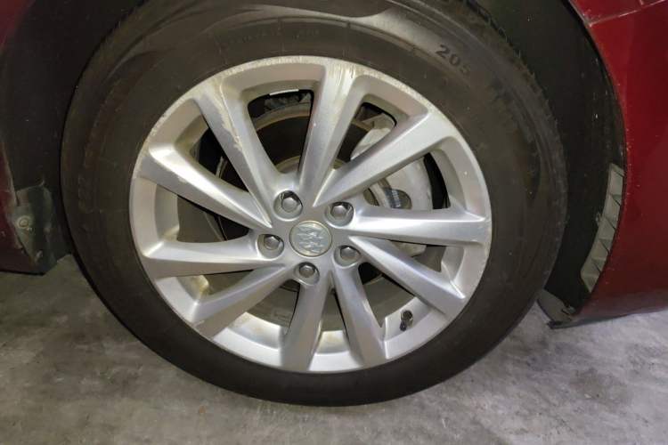 Used Buick Verano 2019 Sedan 15S Automatic Leading Model Right Front Wheel Hub