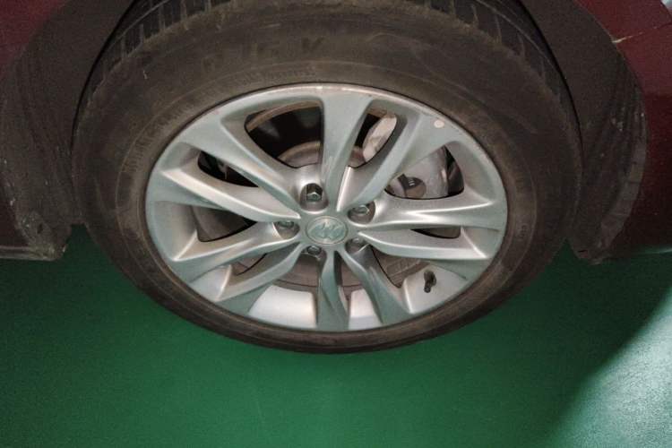 Used Buick Verano 2019 Sedan 20T Dual-Clutch Leading Model Right Front Wheel Hub