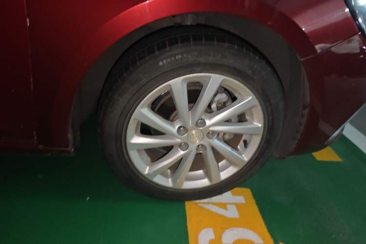 Used Buick Verano 2019 Sedan 15S Automatic Leading Model Right Front Wheel Hub
