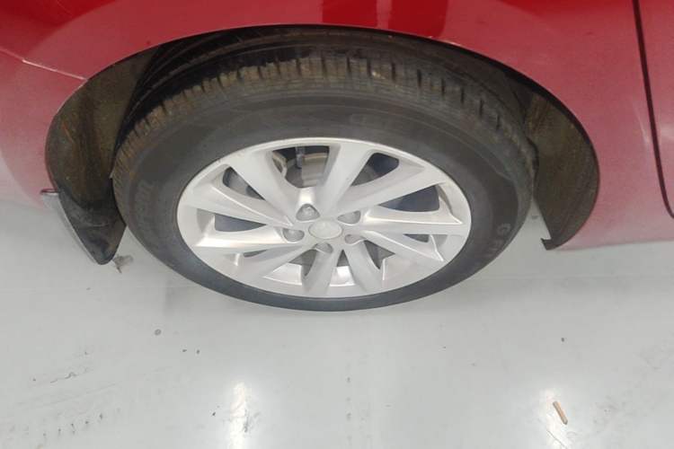 Used Buick Verano 2019 Sedan 15S Automatic Entry Model Right Rear Wheel Hub