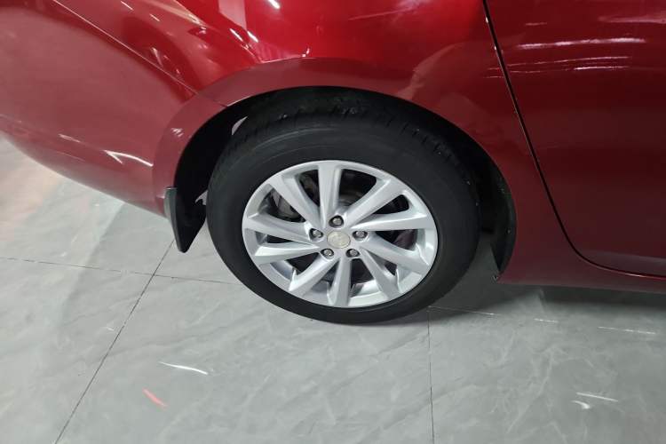 Used Buick Verano 2019 Sedan 15S Automatic Leading Model Right Rear Wheel Hub