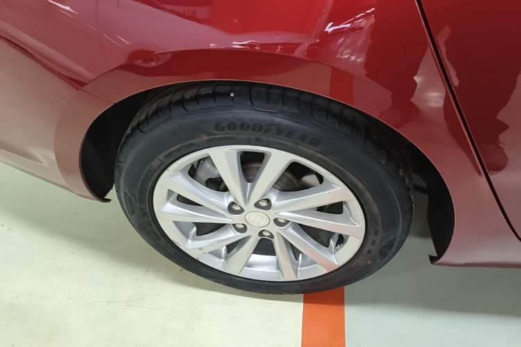 Used Buick Verano 2019 Sedan 15S Automatic Leading Model Right Rear Wheel Hub