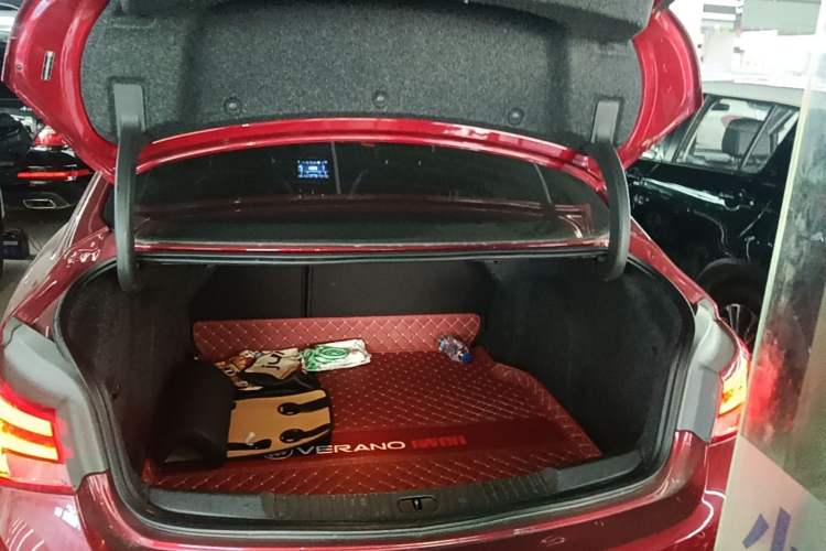 Used Buick Verano 2019 Sedan 15S Automatic Leading Model Trunk