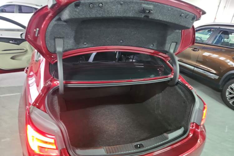 Used Buick Verano 2019 Sedan 15S Automatic Leading Model Trunk