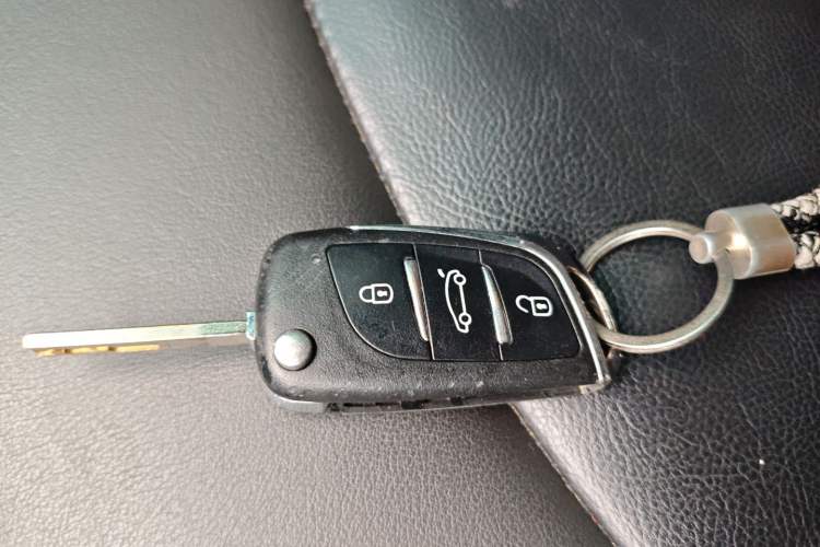 Used Buick Verano 2019 Sedan 20T Dual-Clutch Leading Model Vehicle Key