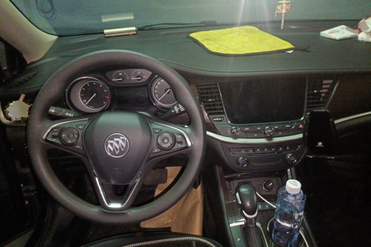 Used Buick Verano 2019 Sedan 20T Dual-Clutch Leading Model Center Console
