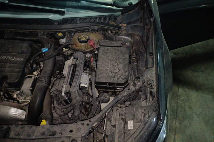 Used Buick Verano 2019 Sedan 20T Dual-Clutch Leading Model Engine Bay Left