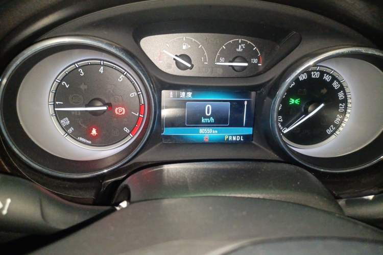 Used Buick Verano 2019 Sedan 20T Dual-Clutch Leading Model Odometer Close Up