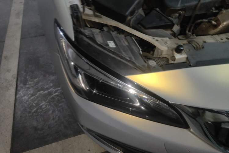 Used Buick Verano 2019 Sedan 15S Automatic Leading Model Right Front Headlight