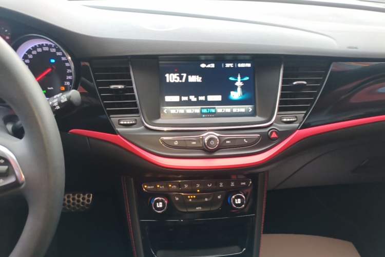 Used Buick Verano 2019 Hatchback GS 20T Dual-Clutch Leading Model Audio And AC Panel