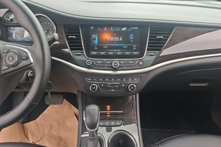 Used Buick Verano 2019 Sedan 20T Dual-Clutch Elite Model Audio And AC Panel