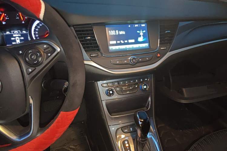 Used Buick Verano 2019 Hatchback 15S Automatic Leading Model Audio And AC Panel