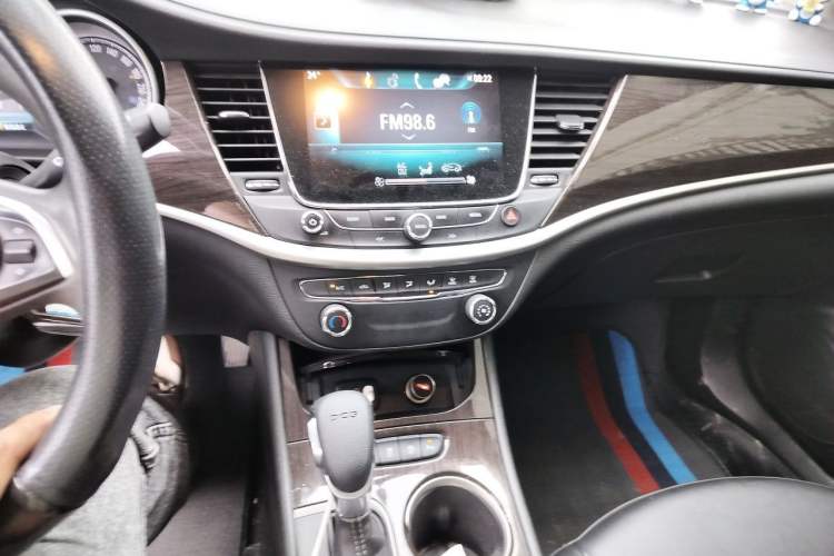 Used Buick Verano 2019 Sedan 20T Dual-Clutch Leading Model Audio And AC Panel
