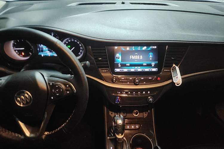 Used Buick Verano 2019 Sedan 20T Dual-Clutch Leading Model Audio And AC Panel