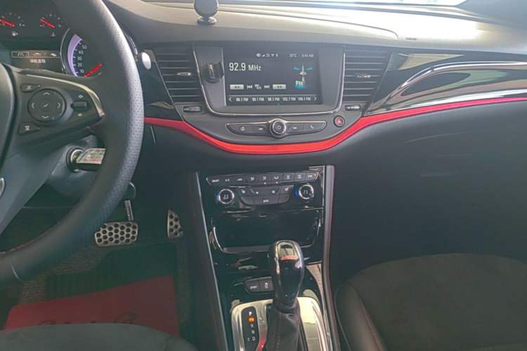 Used Buick Verano 2019 Hatchback GS 20T Dual-Clutch Leading Model Audio And AC Panel