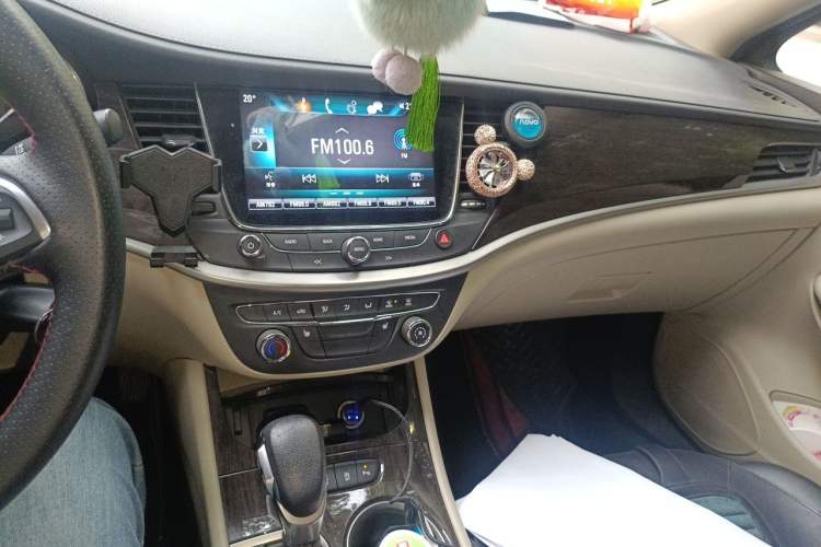 Used Buick Verano 2019 Sedan 15S Automatic Leading Model Audio And AC Panel