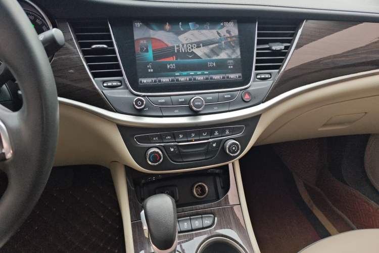 Used Buick Verano 2019 Sedan 15S Automatic Leading Model Audio And AC Panel