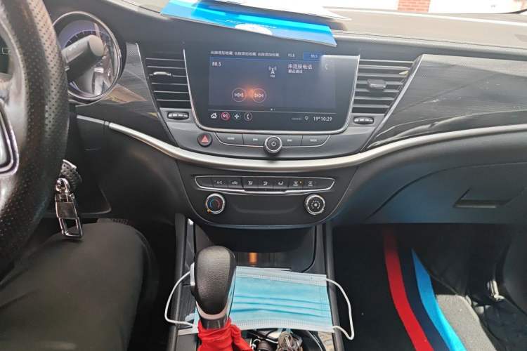Used Buick Verano 2019 Sedan 20T Dual-Clutch Leading Model Audio And AC Panel