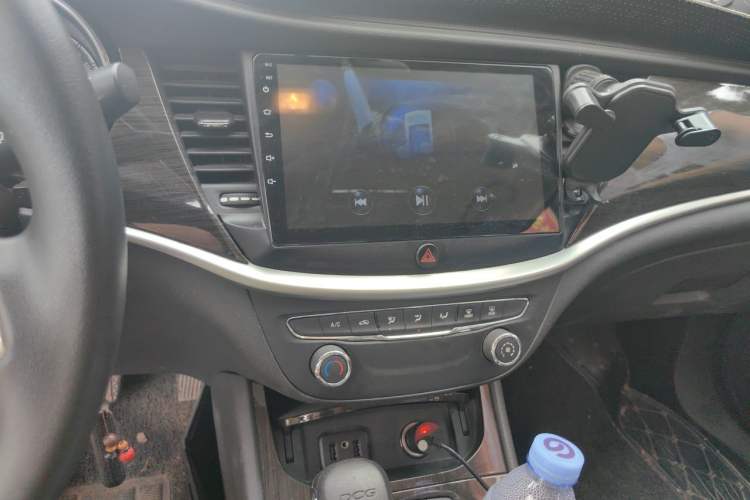 Used Buick Verano 2019 Sedan 20T Dual-Clutch Leading Model Audio And AC Panel