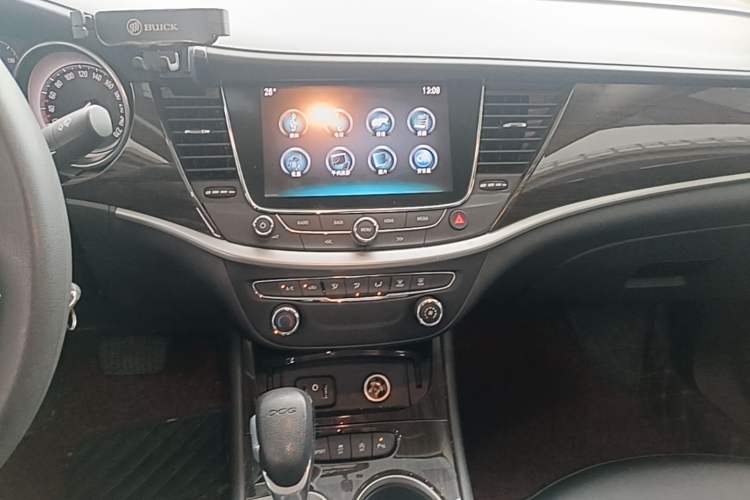 Used Buick Verano 2019 Sedan 20T Dual-Clutch Leading Model Audio And AC Panel