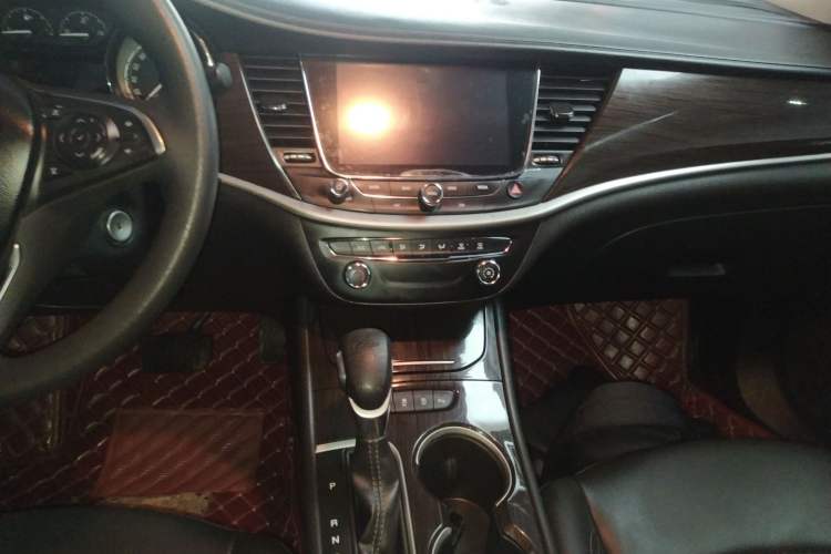 Used Buick Verano 2019 Sedan 20T Dual-Clutch Leading Model Audio And AC Panel