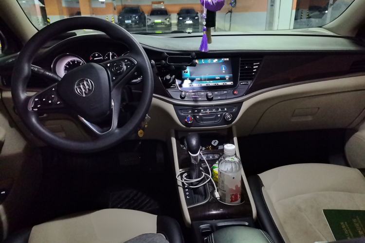 Used Buick Verano 2019 Sedan 15S Automatic Leading Model Center Console
