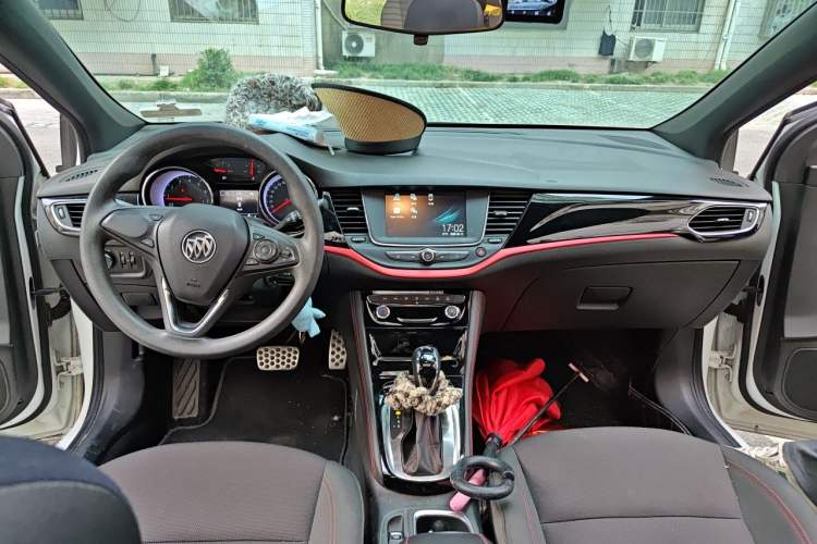 Used Buick Verano 2019 Two-Door GS 20T Dual-Clutch Progressive Model Center Console