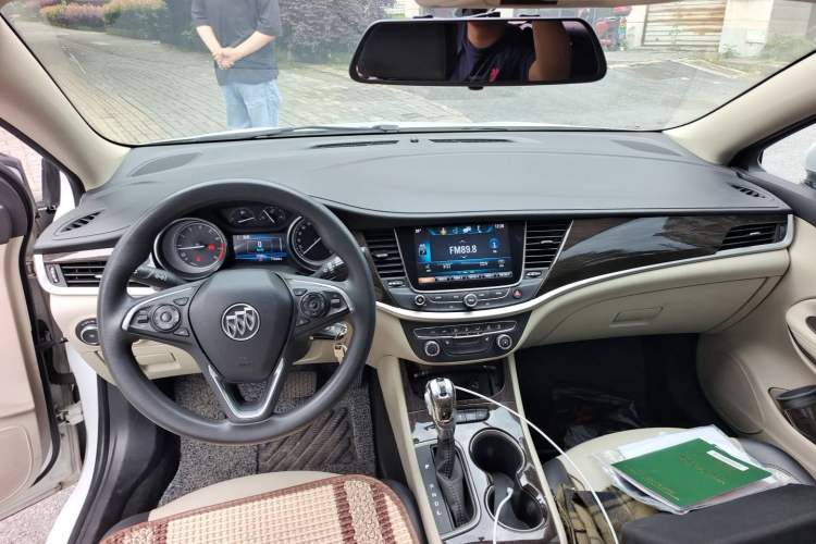Used Buick Verano 2019 Sedan 15S Automatic Leading Model Center Console