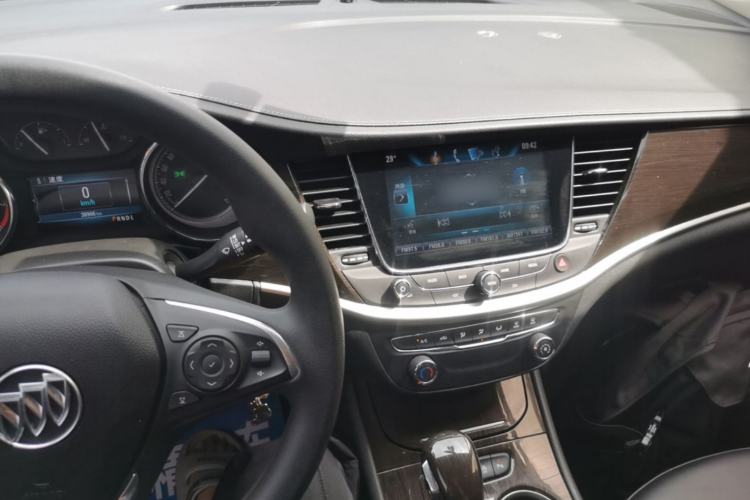 Used Buick Verano 2019 Sedan 20T Dual-Clutch Leading Model Center Console