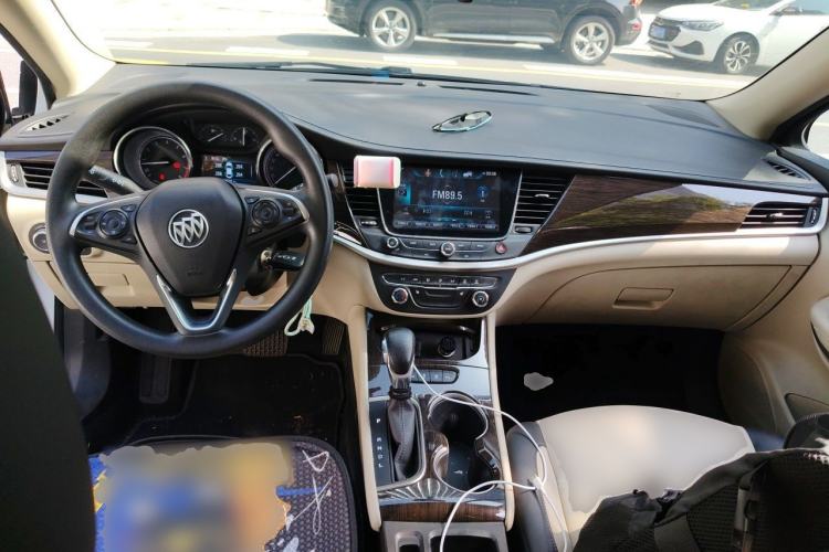 Used Buick Verano 2019 Sedan 15S Automatic Leading Model Center Console