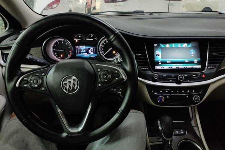 Used Buick Verano 2019 Sedan 15S Automatic Leading Model Center Console