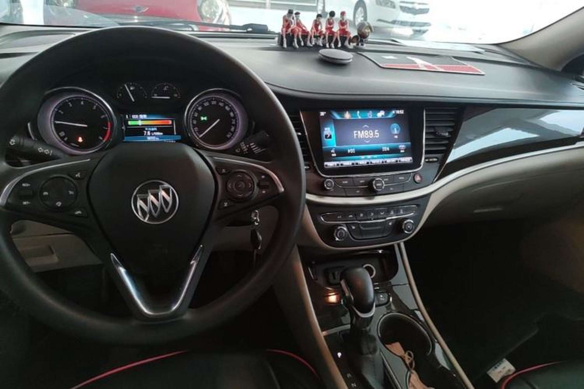 Used Buick Verano 2019 Sedan 15S Automatic Leading Model Center Console