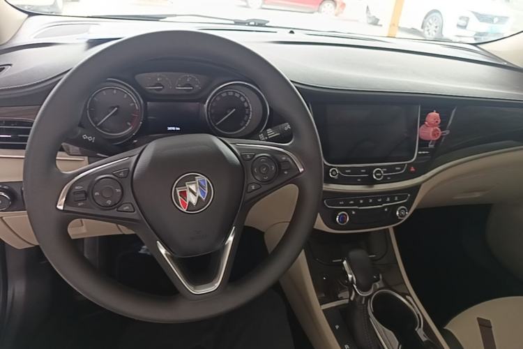 Used Buick Verano 2019 Sedan 15S Automatic Leading Model Center Console