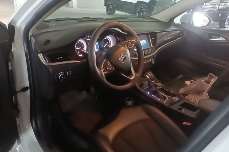 Used Buick Verano 2019 Sedan 20T Dual-Clutch Leading Model Center Console