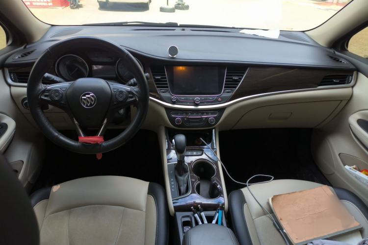 Used Buick Verano 2019 Sedan 15S Automatic Leading Model Center Console