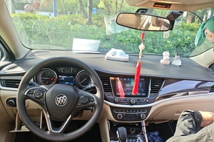 Used Buick Verano 2019 Sedan 15S Automatic Leading Model Center Console